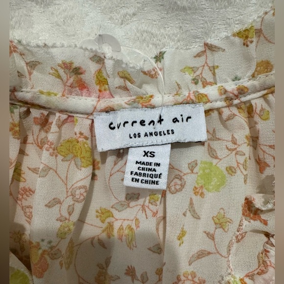 Current air Anthropologie Floral Ruffle sleeve split neckline Blouse - Picture 5 of 9